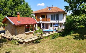 Бялата къща Калугерица